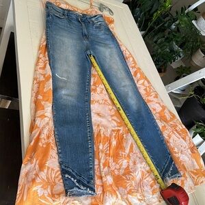 KanCan size 7 denim skinny light wash distress hem jeans